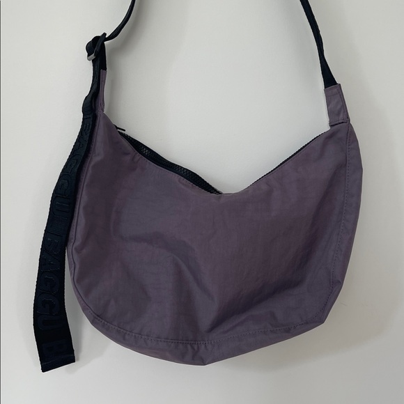 Baggu Dusty Violet Medium Crescent - Picture 3 of 7